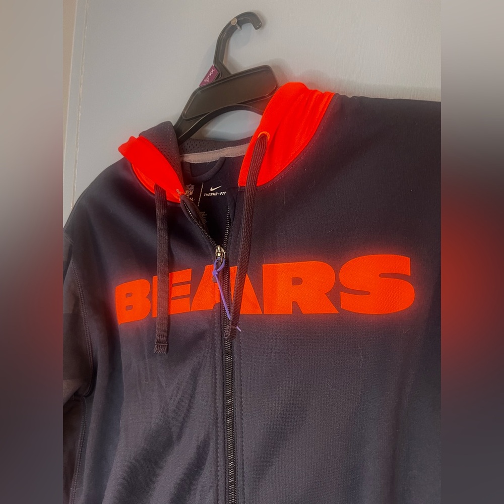 NFL / Therma-Fit Nike Men's Navy and Orange Bears Hoodie Jacket - Picture 5 of 15
